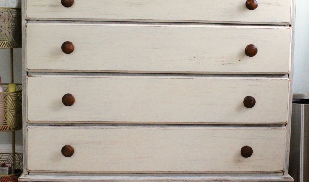 DIY Dresser drybrush makeover